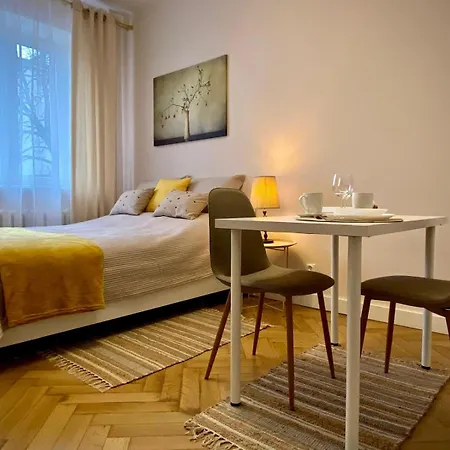 68 Centrum * Varsovia